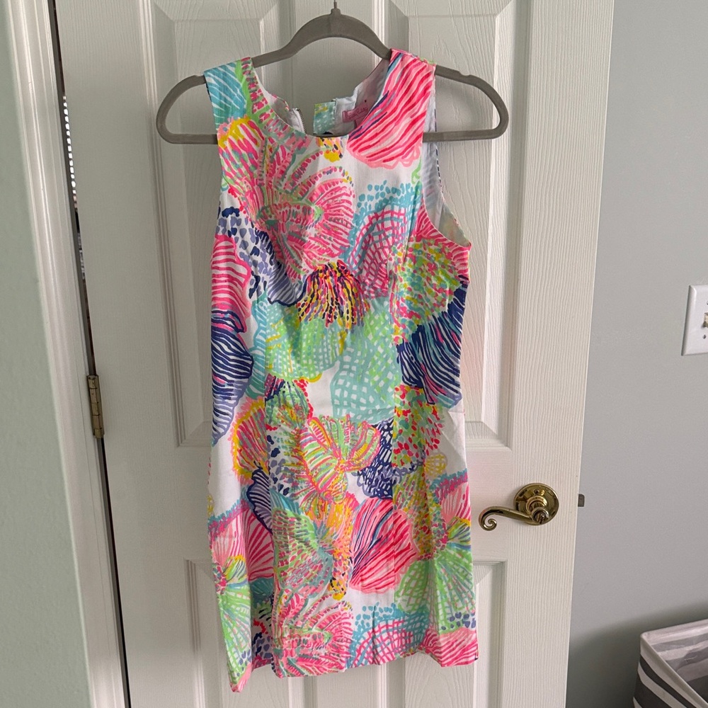 Lilly Pulitzer Sleeveless Shift Dress in Neon Multicolor Shell Print
